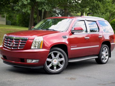 Used 2010 Cadillac Escalade Luxury AWD/4WD image 15