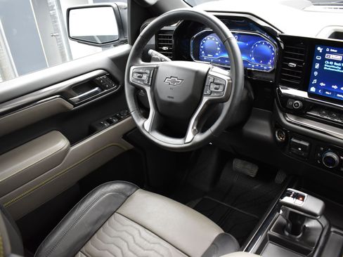 Used 2024 Chevrolet Silverado 1500 ZR2 w/ Technology Package image 23