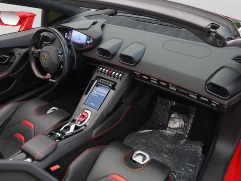 Used 2021 Lamborghini Huracan EVO RWD image 29