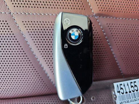 New 2025 BMW i7 xDrive60 image 38