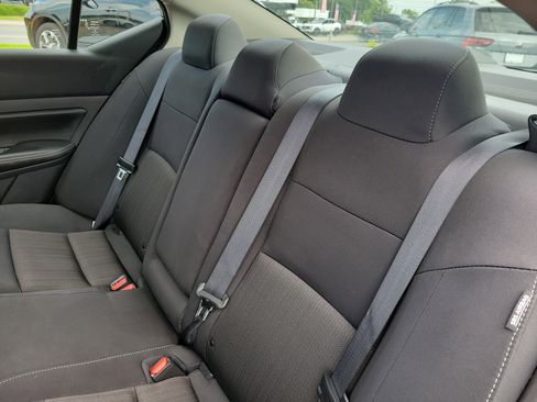 Used 2025 Nissan Altima 2.5 SV FWD image 10
