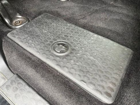 Used 2015 RAM 2500 Laramie w/ Black Appearance Group image 18