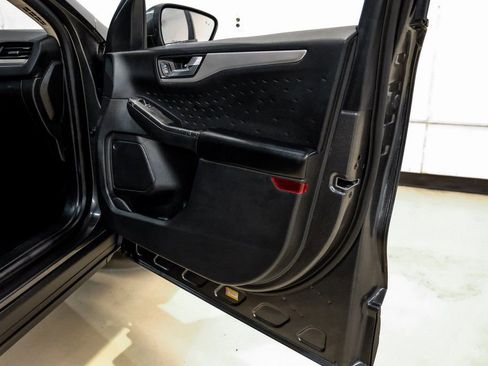 Used 2020 Ford Escape SEL image 43