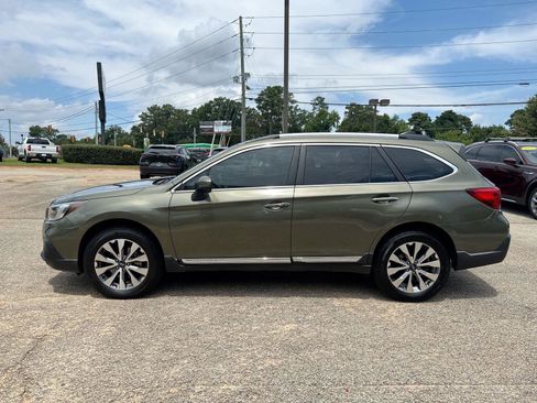 Used 2018 Subaru Outback 3.6R Touring AWD/4WD image 4