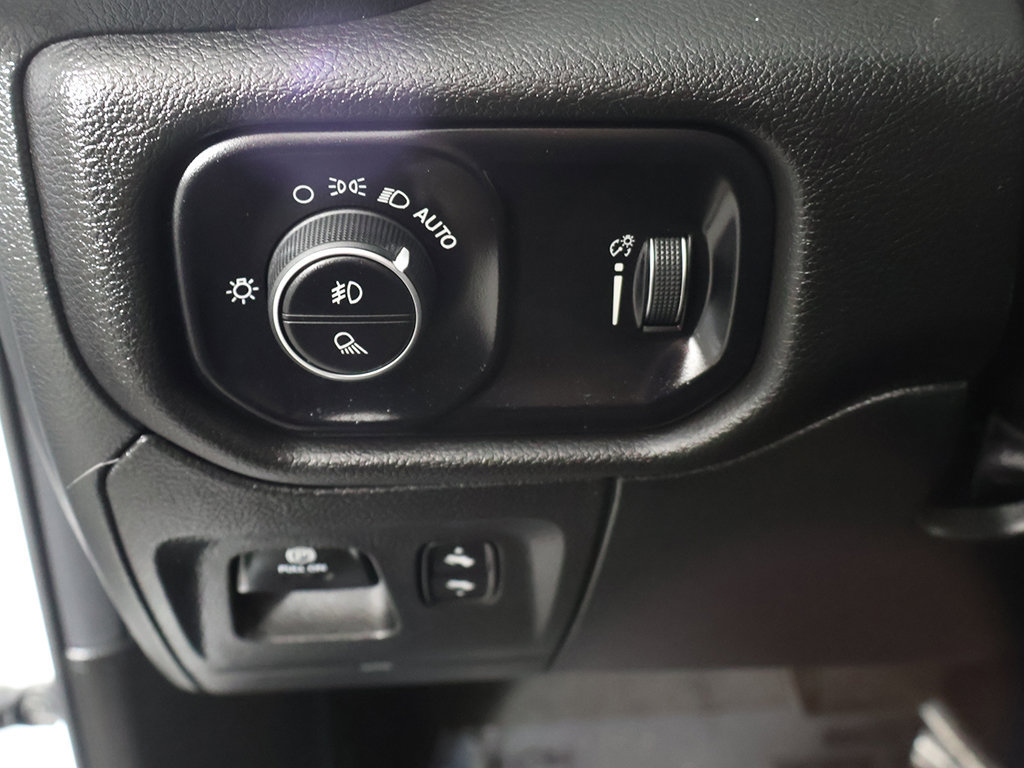 Used 2024 RAM 1500 Big Horn AWD/4WD image 33