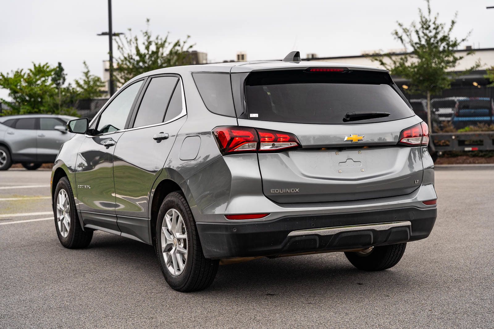 Used 2024 Chevrolet Equinox LT w/ Driver Convenience Package FWD image 5