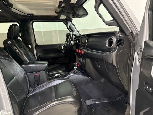Used 2020 Jeep Gladiator Overland image 48