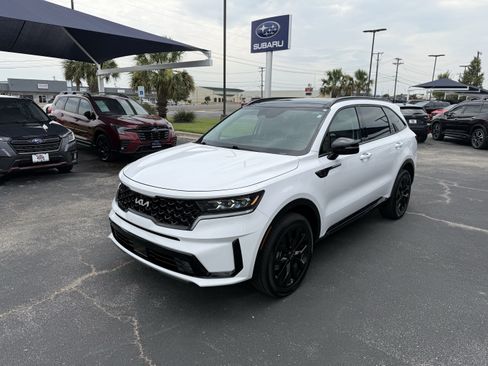 Used 2023 Kia Sorento SX AWD/4WD image 3