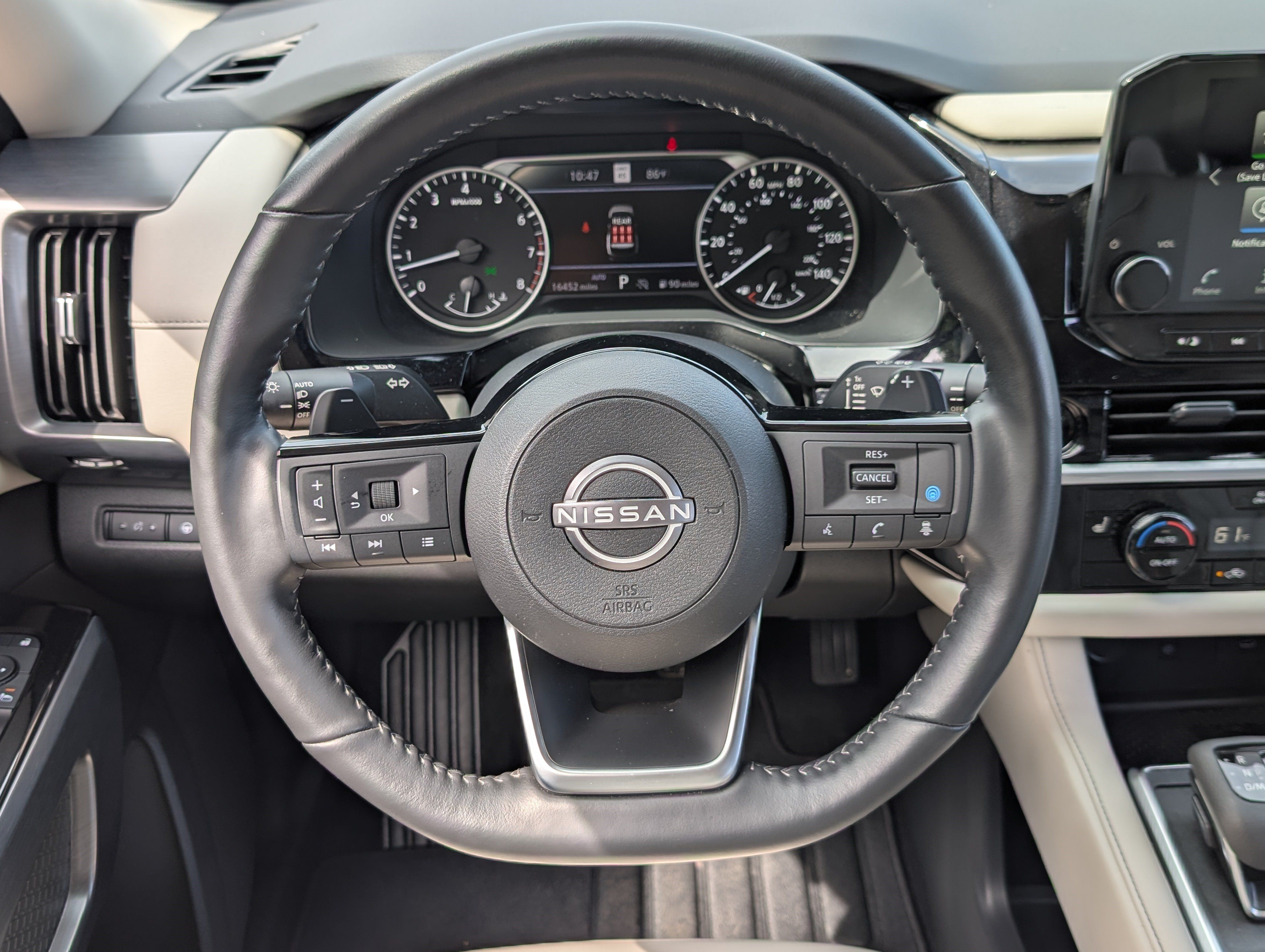 Used 2025 Nissan Pathfinder SL AWD/4WD image 24