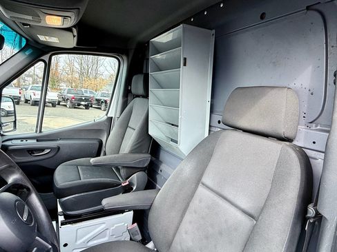 Used 2019 Freightliner Sprinter 2500 image 26