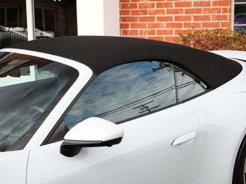 Used 2025 Porsche 911 Carrera RWD image 10