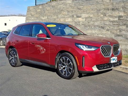 Used 2025 BMW X3 xDrive30i w/ Premium Package image 1