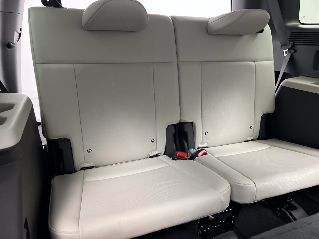 Used 2025 Hyundai Santa Fe SEL FWD image 32
