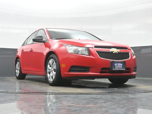 Used 2014 Chevrolet Cruze LS image 32