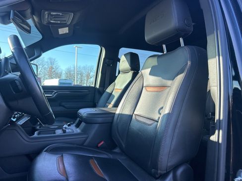 Used 2024 GMC Sierra 2500 AT4 image 9