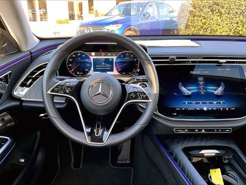 Used 2024 Mercedes-Benz E 350 4MATIC Sedan image 6