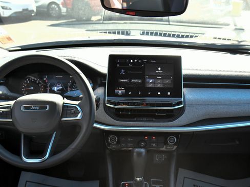Used 2024 Jeep Compass Latitude AWD/4WD image 37