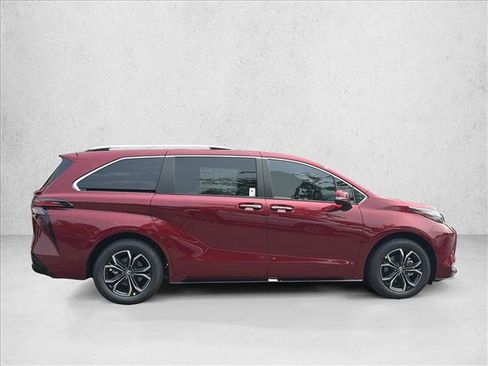 New 2026 Toyota Sienna Platinum AWD/4WD image 4
