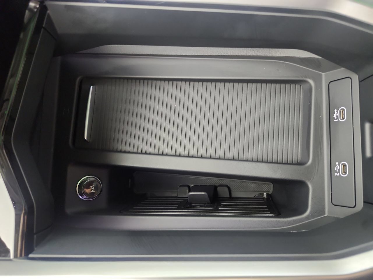 Used 2024 Audi Q8 e-tron Premium Plus w/ Premium Plus Package AWD/4WD image 19