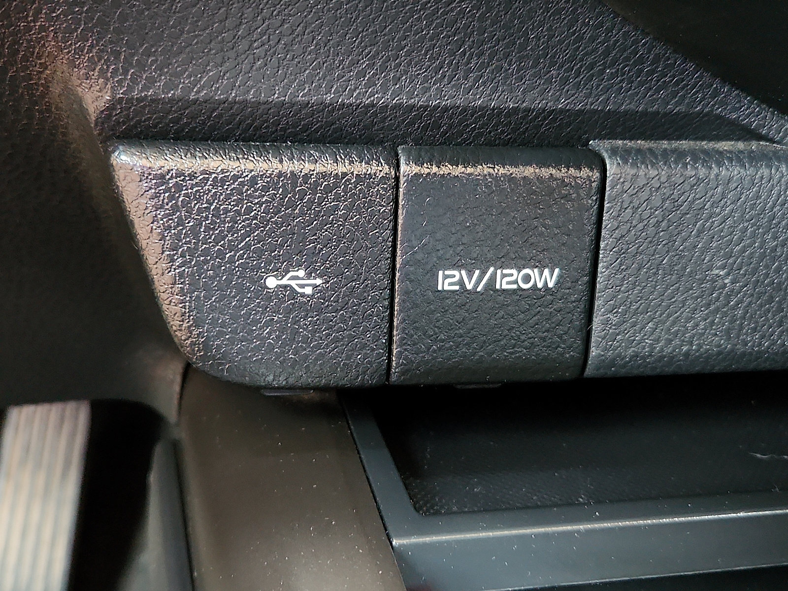 Used 2024 Toyota Camry SE FWD image 16