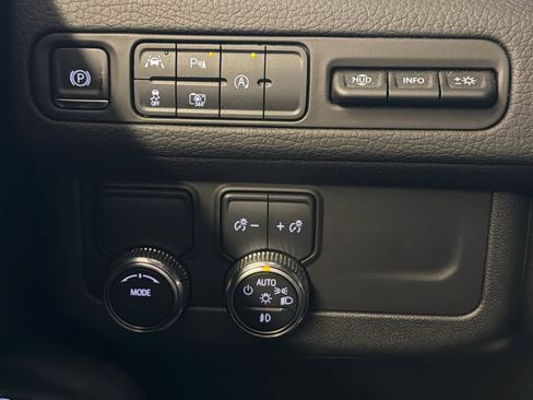 Used 2024 GMC Yukon Denali image 41