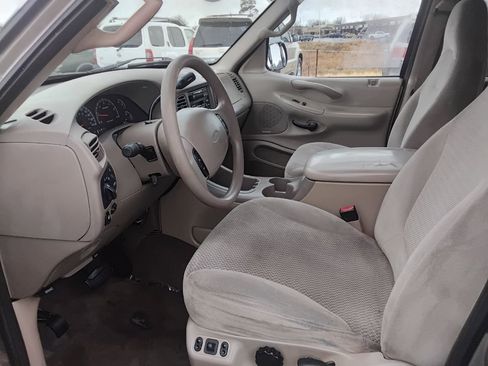 Used 2001 Ford Expedition XLT image 10