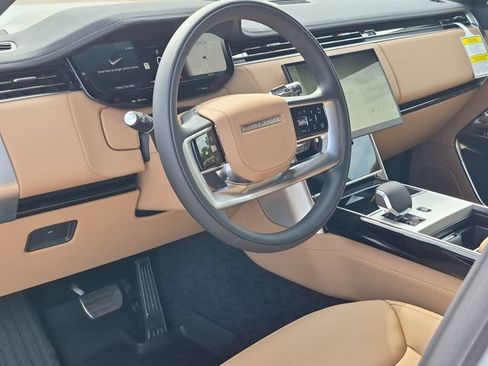 New 2026 Land Rover Range Rover Long Wheelbase SE AWD/4WD image 7