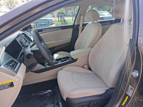 Used 2015 Hyundai Sonata SE w/ Option Group 09 image 16