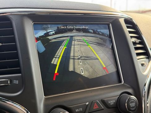 Used 2018 Jeep Grand Cherokee Trailhawk w/ Trailhawk Luxury Group image 24