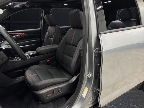 New 2026 Chevrolet Traverse RS image 4