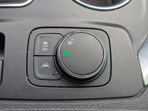Used 2018 Chevrolet Traverse Premier w/ Driver Confidence II Package FWD image 23