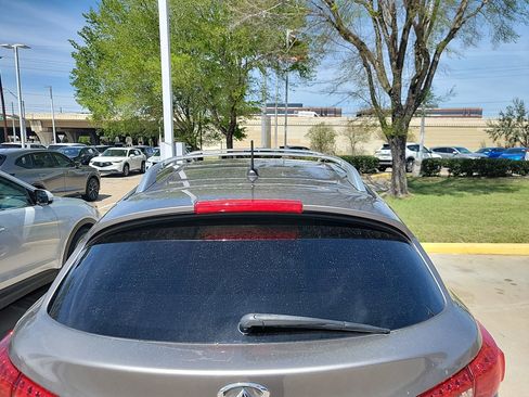 Used 2011 INFINITI FX35 2WD w/ Premium Pkg image 10