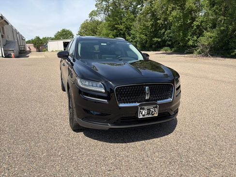 Used 2023 Lincoln Nautilus Reserve w/ Equipment Group 201A AWD/4WD image 11