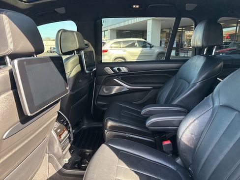 Used 2020 BMW X7 M50i w/ Dynamic Handling Package image 44