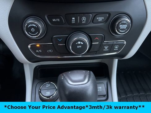 Certified 2021 Jeep Cherokee Latitude Lux w/ Trailer Tow Group image 60