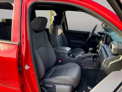 Used 2025 Toyota Tacoma SR AWD/4WD image 9