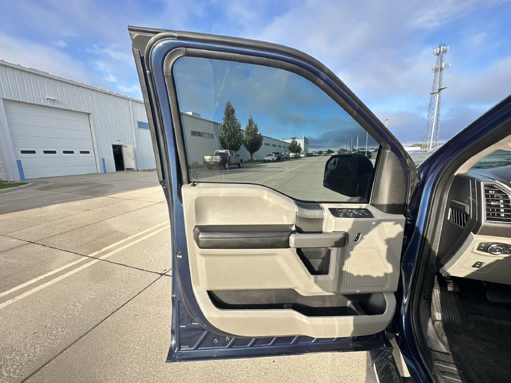 Used 2016 Ford F150 XLT w/ Equipment Group 302A Luxury AWD/4WD image 22