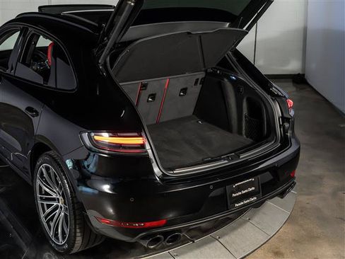 Used 2021 Porsche Macan Turbo AWD/4WD image 31