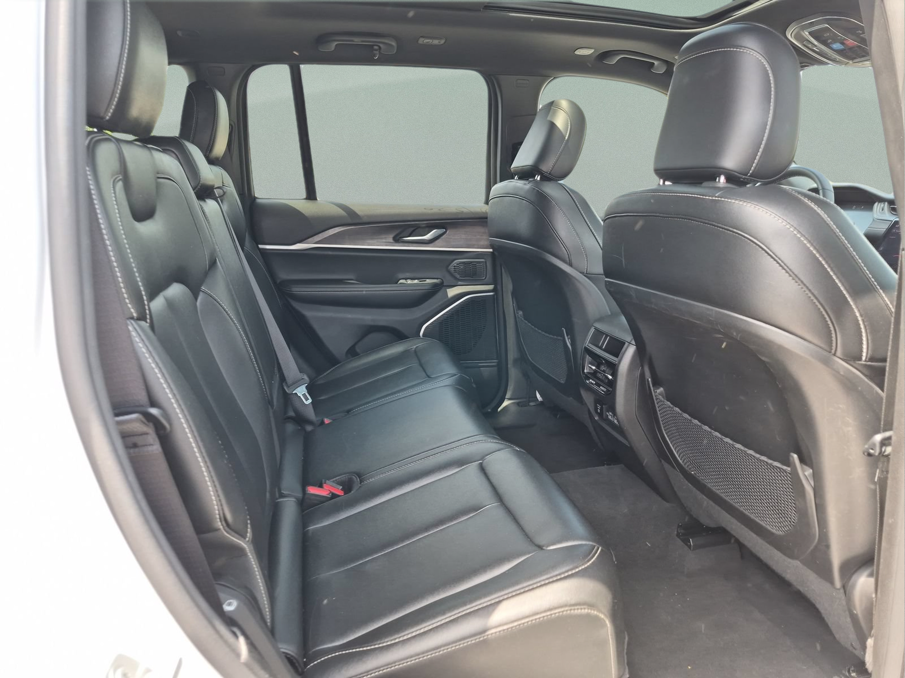 Used 2024 Jeep Grand Cherokee Limited 4xe AWD/4WD image 18