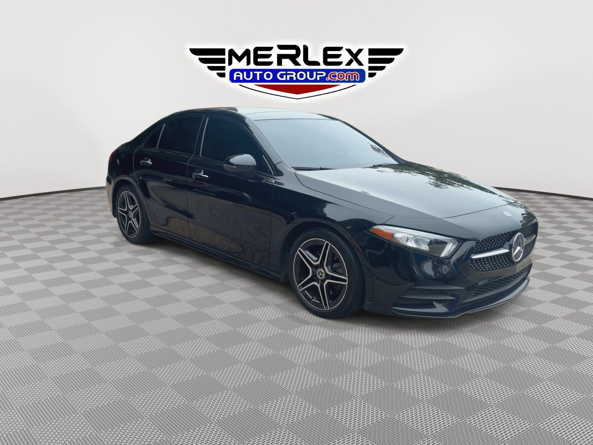 Used 2022 Mercedes-Benz A 220 4MATIC w/ AMG Line image 2