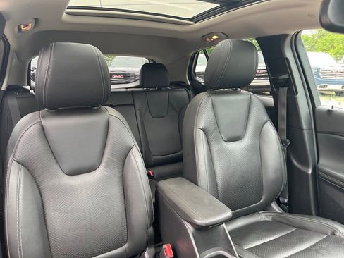 Used 2023 Buick Encore GX Essence w/ Experience Buick Package AWD/4WD image 39