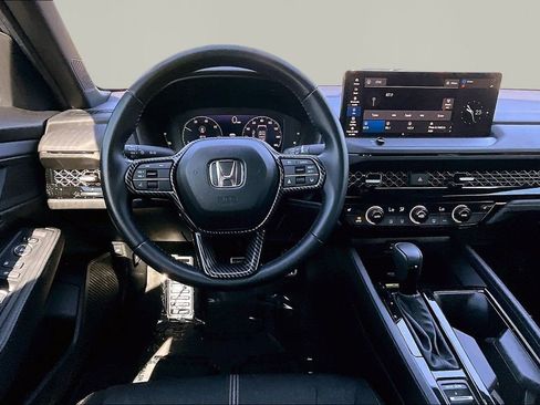 Used 2025 Honda Accord Sport image 9