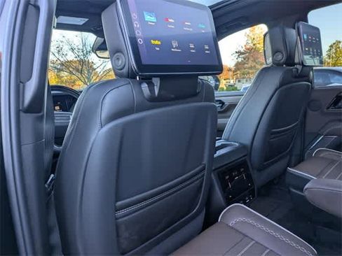 Used 2026 GMC Yukon Denali Ultimate w/ LPO, Floor Liner Package image 19