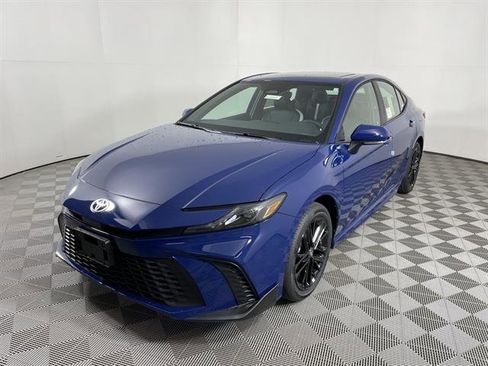 New 2026 Toyota Camry SE image 3