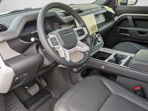 Used 2026 Land Rover Defender 110 X-Dynamic SE AWD/4WD image 3