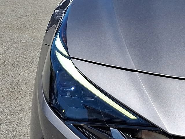 Certified 2023 Hyundai Elantra Limited FWD image 9