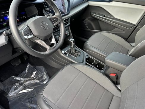 Used 2022 Volkswagen Taos SE image 9