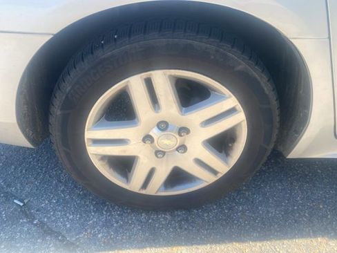 Used 2014 Chevrolet Impala LT w/ LT Sunroof Package image 12