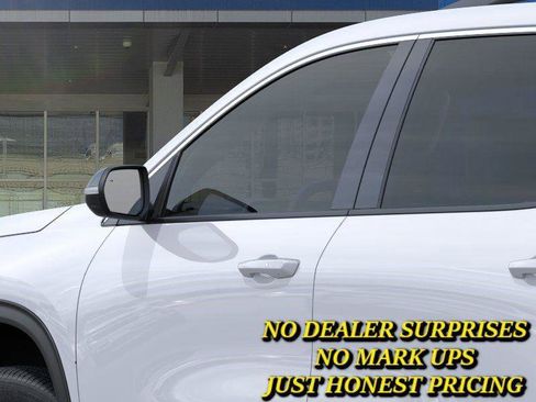 New 2026 Chevrolet Traverse LT w/ Driver Confidence Package FWD image 12