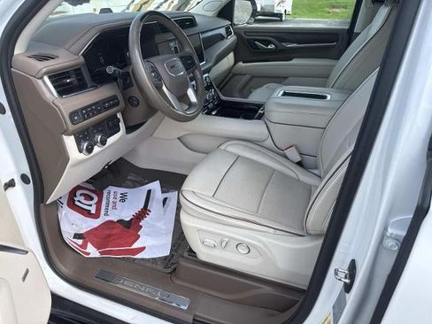 Used 2024 GMC Yukon XL Denali w/ Advanced Technology Package AWD/4WD image 15